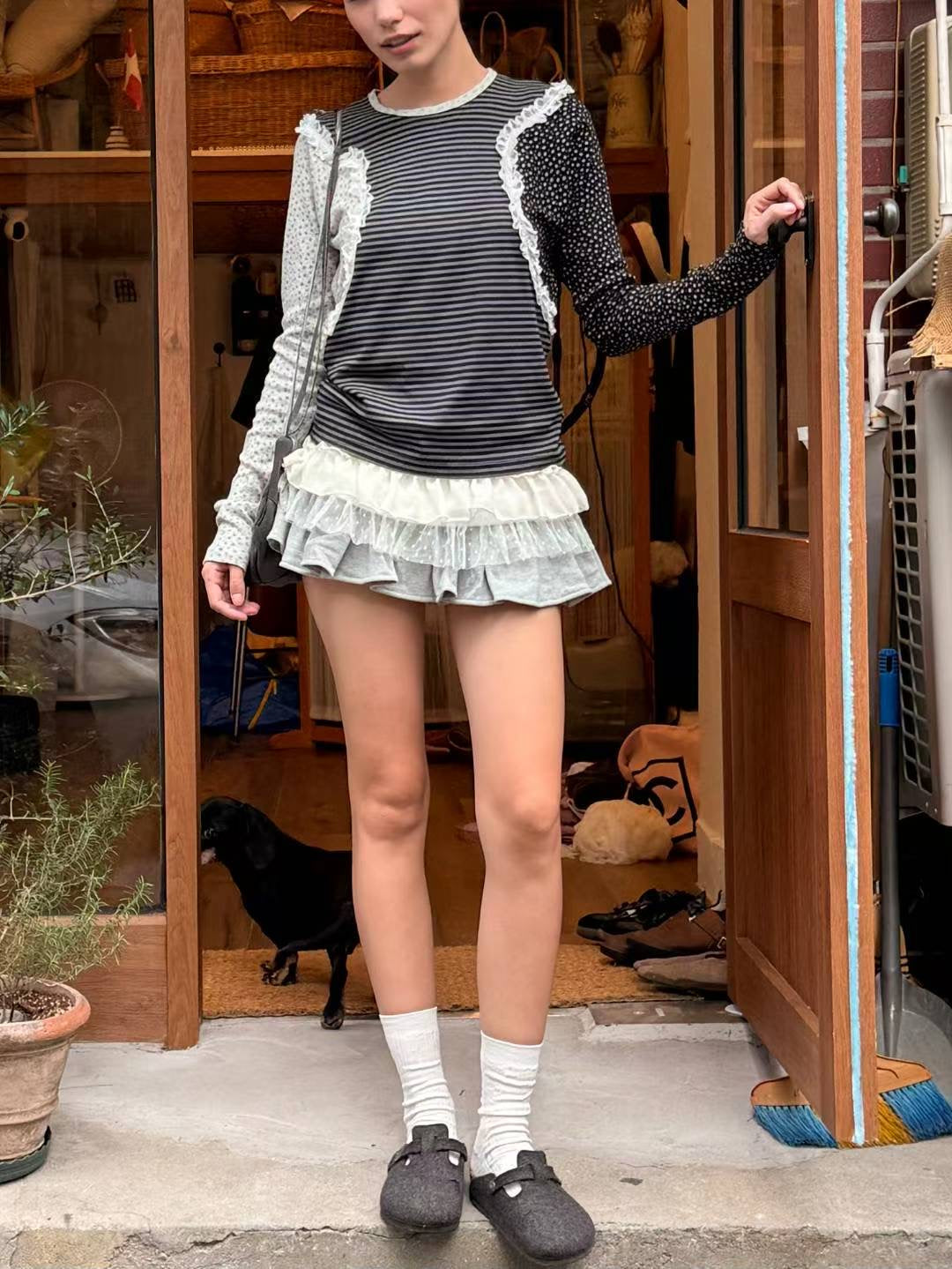 lace patch tee (PRE-ORDER)